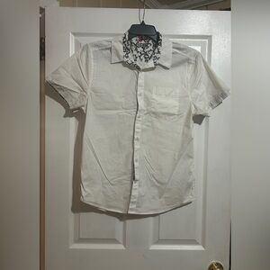 Guess Men's Off-White Shirt with Black Patterned Collar